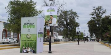 tapizan Matehuala de propaganda de Gallardo  