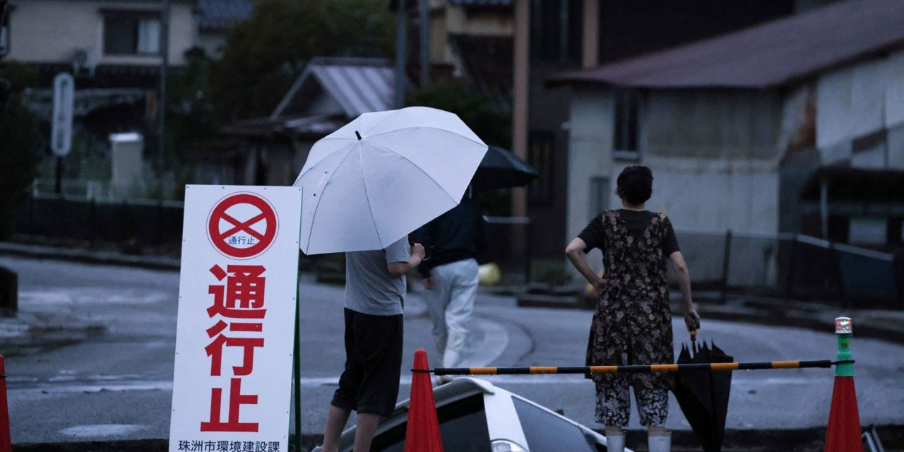 Un muerto, siete desaparecidos y más de 60.000 evacuados en Japón…