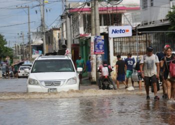  Baja nivel de agua y se restablece servicio eléctrico en Acapulco: AMLO