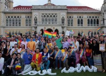 El rey de Tailandia aprueba histórico proyecto de ley que permite el matrimonio entre personas del mismo sexo